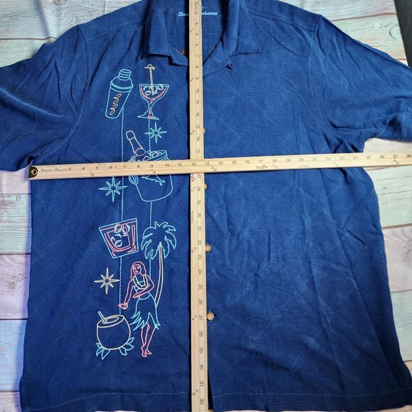Tommy Bahama Mens XL Blue Silk Hawaiian Shirt "Happy New Year 2020" Graphic - Picture 7 of 10